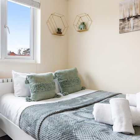 Twickenham Homes ไอล์เวิร์ธ ภายนอก รูปภาพ