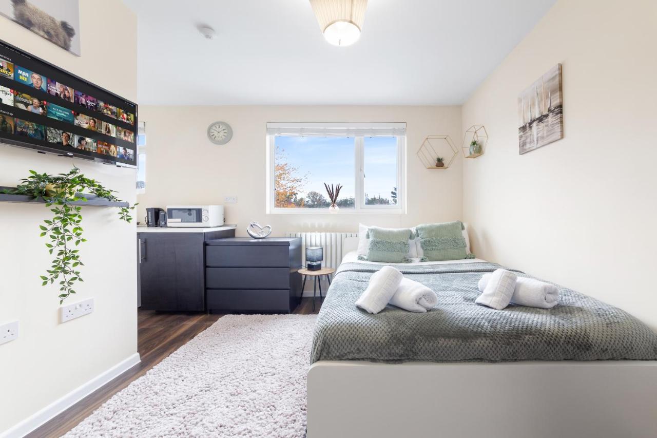 Twickenham Homes ไอล์เวิร์ธ ภายนอก รูปภาพ