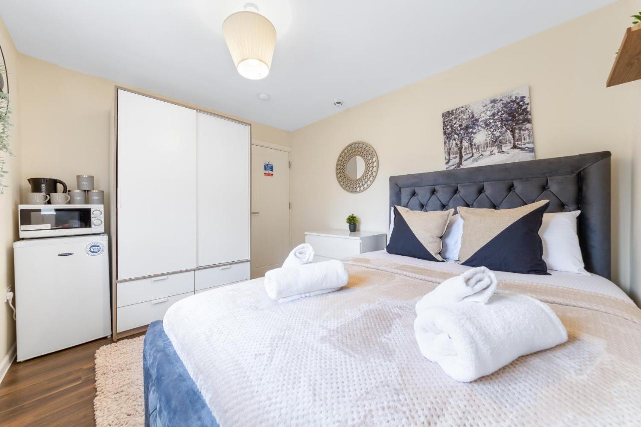Twickenham Homes ไอล์เวิร์ธ ภายนอก รูปภาพ