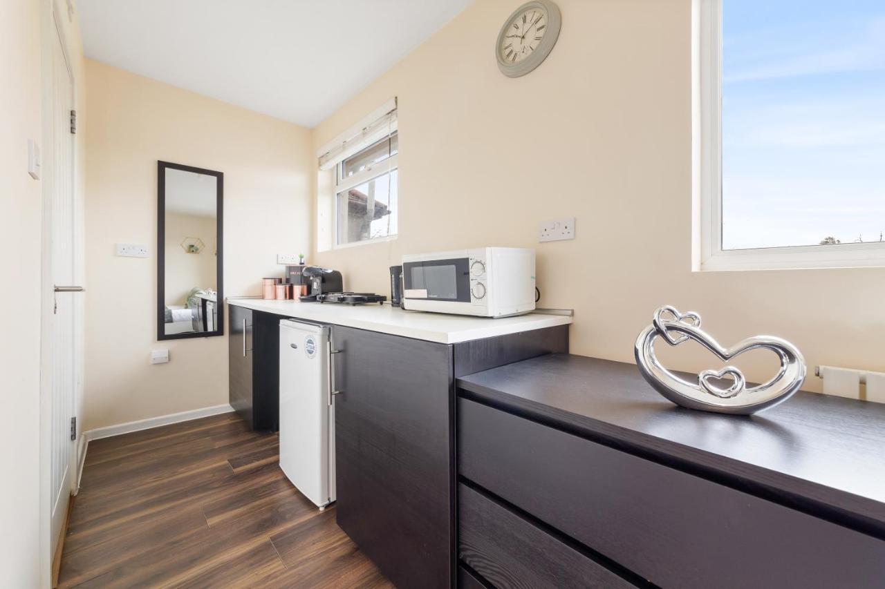 Twickenham Homes ไอล์เวิร์ธ ภายนอก รูปภาพ