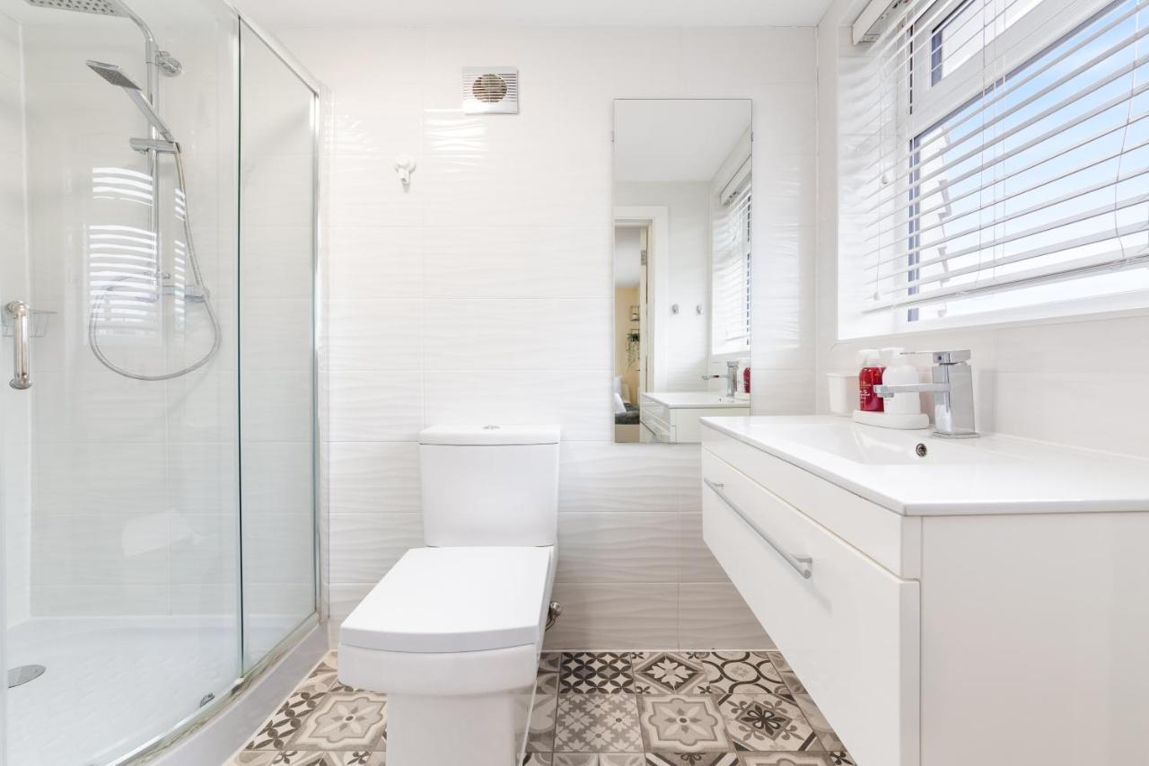 Twickenham Homes ไอล์เวิร์ธ ภายนอก รูปภาพ