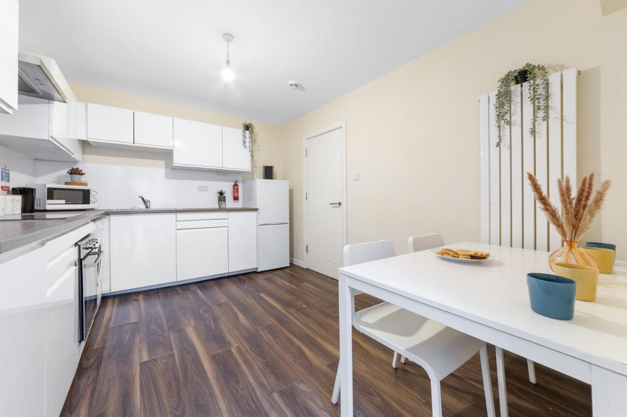 Twickenham Homes ไอล์เวิร์ธ ภายนอก รูปภาพ