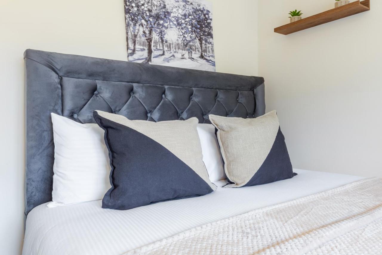 Twickenham Homes ไอล์เวิร์ธ ภายนอก รูปภาพ
