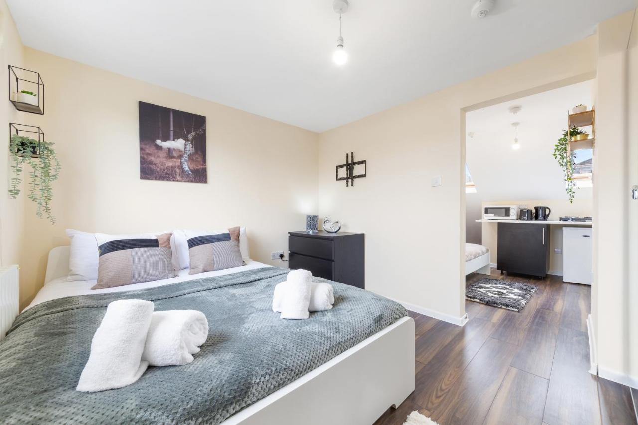 Twickenham Homes ไอล์เวิร์ธ ภายนอก รูปภาพ