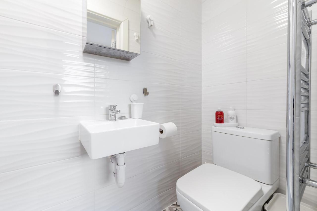Twickenham Homes ไอล์เวิร์ธ ภายนอก รูปภาพ