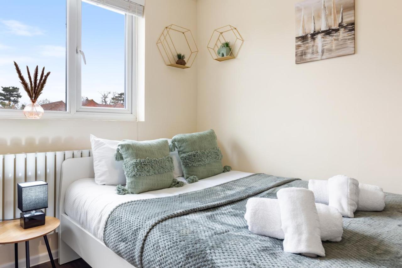 Twickenham Homes ไอล์เวิร์ธ ภายนอก รูปภาพ