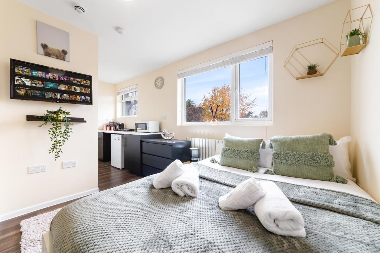 Twickenham Homes ไอล์เวิร์ธ ภายนอก รูปภาพ